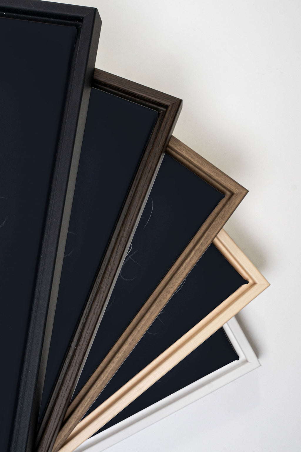 Shadow, Oeuvre sur toile étirée