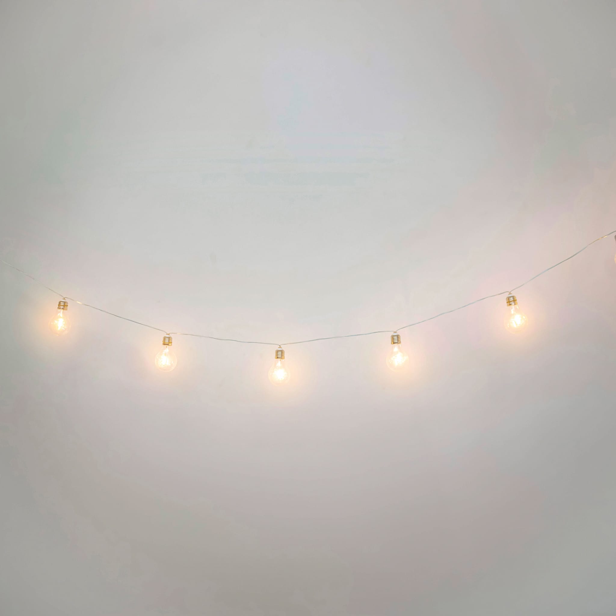 Stella<br> Solar-charged Garland